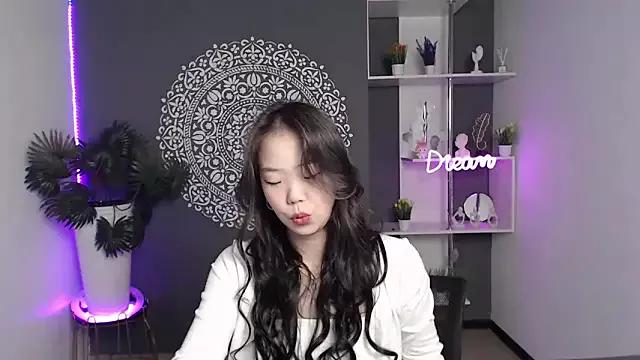 DreamyFairy from StripChat is Freechat