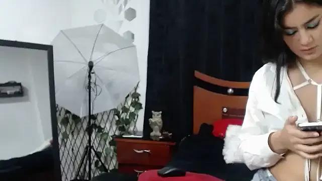 DualDesires69 from StripChat is Freechat