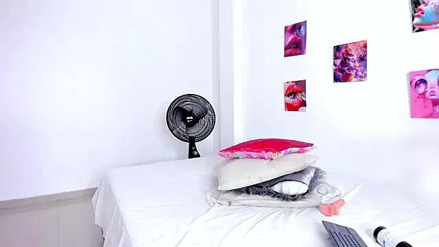 Try our streaming cams variety and talk on a personal level with our adorable girls streamers, showing off their bountiful shapes and dildos.