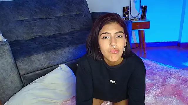 Dulce_Bella_ from StripChat is Freechat