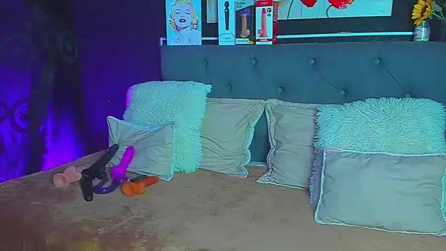 Try our streaming cams variety and talk on a personal level with our adorable girls streamers, showing off their bountiful shapes and dildos.