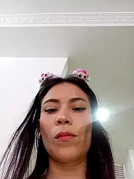 Dulcelatin21 from StripChat
