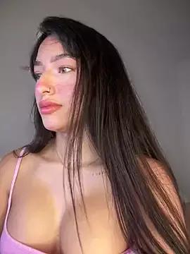 DulceLenns from StripChat is Freechat