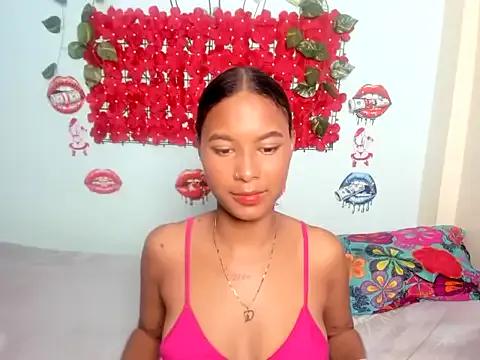 Dulcemaria_hot10 from StripChat is Freechat