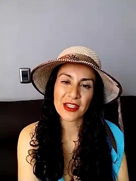 DulceRose- from StripChat is Freechat