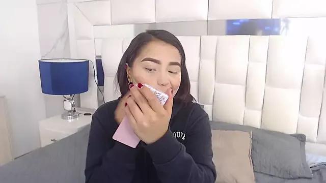 DulcineaRossie from StripChat is Freechat