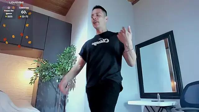 Dustin_Sonne from StripChat is Freechat