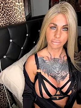 Dutchhbarbie from StripChat is Freechat