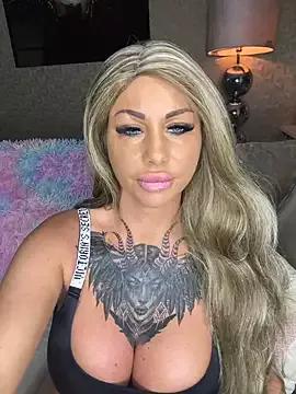 Dutchhbarbie from StripChat is Group