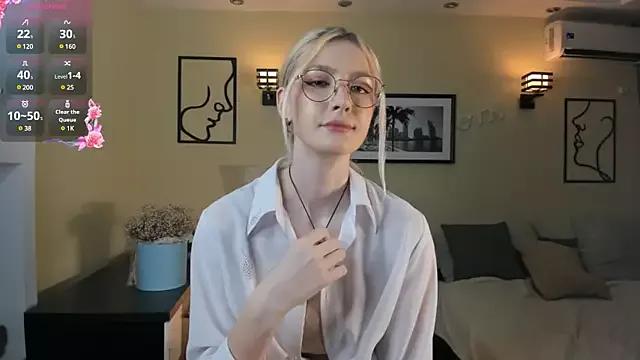 EasterBlink from StripChat is Freechat