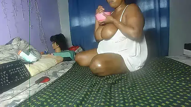 ebonydelights from StripChat is Freechat