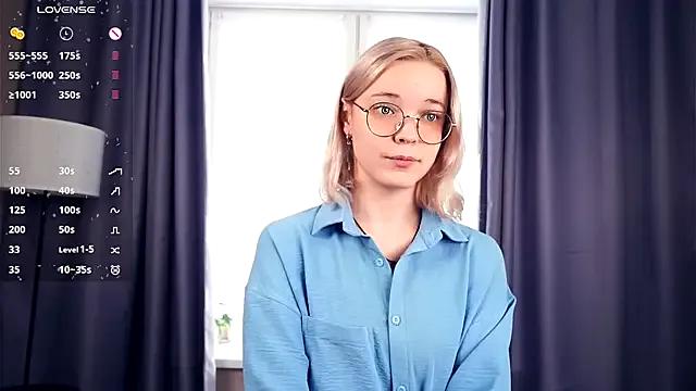 EdaKirkIin from StripChat is Freechat