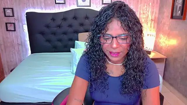 Edelaine_rogers from StripChat