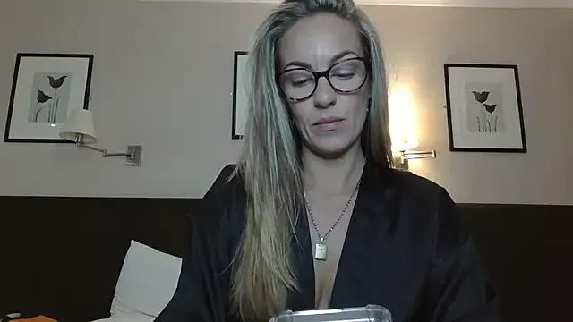 Edenfox- from StripChat is Freechat