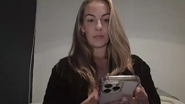 Edenfox- from StripChat is Freechat