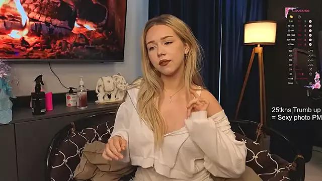 Try our streaming cams variety and talk on a personal level with our adorable girls streamers, showing off their bountiful shapes and dildos.