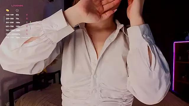 Try our streaming cams variety and talk on a personal level with our adorable girls streamers, showing off their bountiful shapes and dildos.