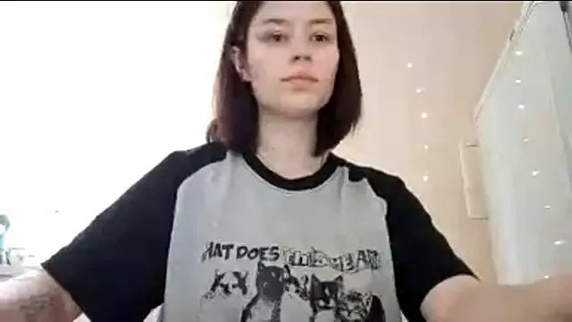 EdlinEngelby from StripChat is Freechat
