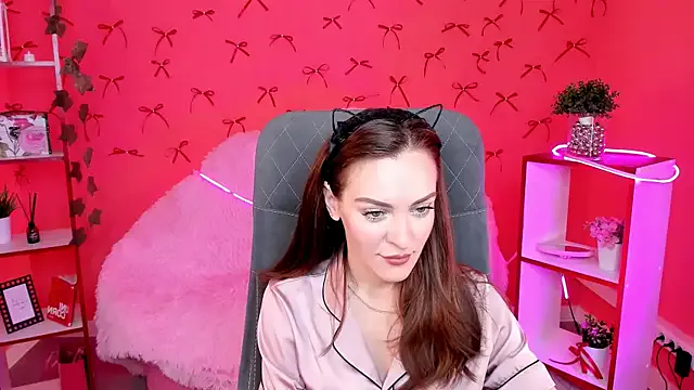 EdnaThomus from StripChat is Freechat