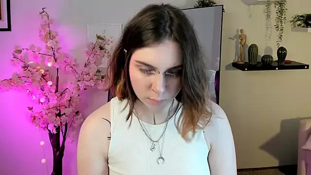 Effie_Woods from StripChat