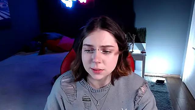 Effie_Woods from StripChat