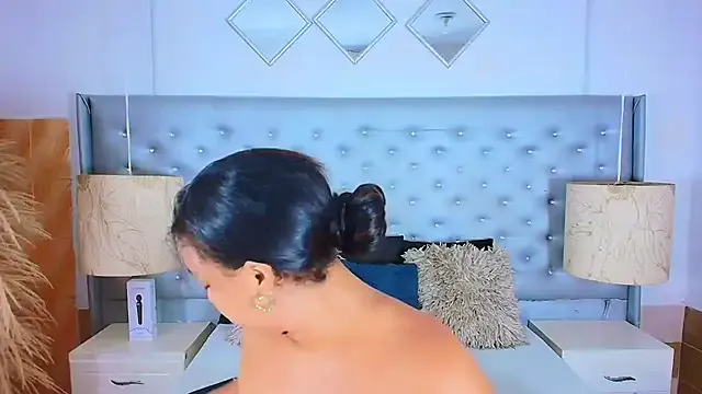 EileenBenzon on StripChat 