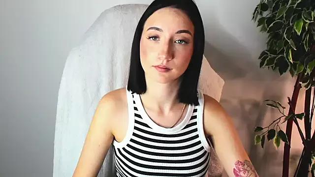 EileenMoores from StripChat is Freechat