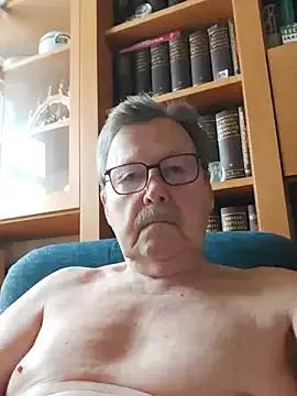 Einhorn527 from StripChat is Freechat