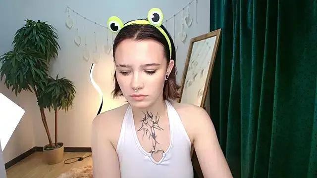 Try our streaming cams variety and talk on a personal level with our adorable girls streamers, showing off their bountiful shapes and dildos.