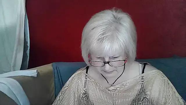 Eleanor_Katie from StripChat