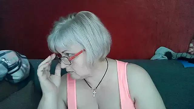 Eleanor_Katie from StripChat