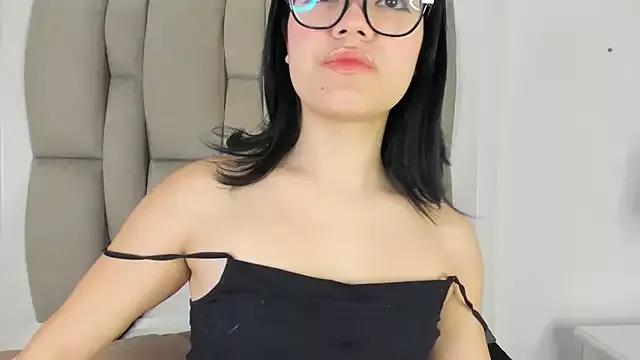 eleanor_rigbyy from StripChat