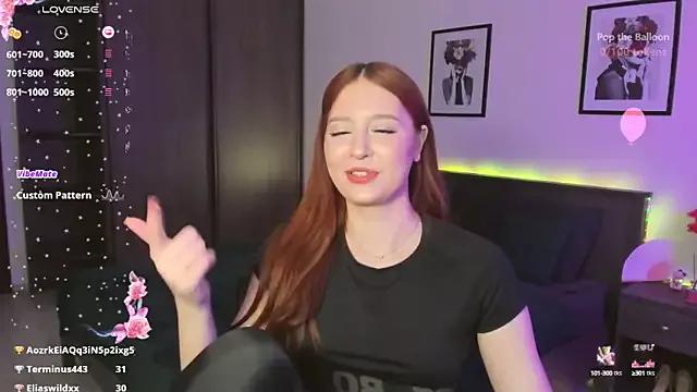 EleanorePeach from StripChat