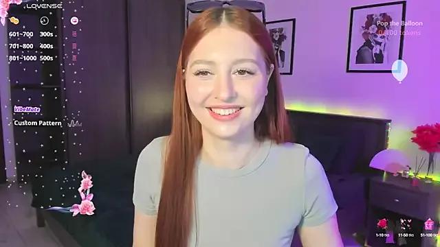 EleanorePeach from StripChat