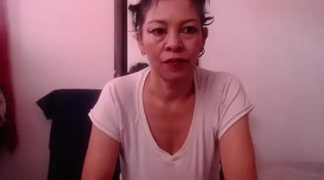 electra-mommy from StripChat