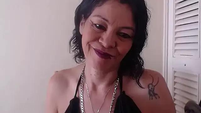electra-mommy from StripChat