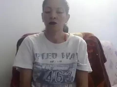 electra-mommy from StripChat