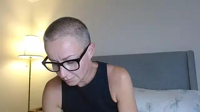 ELEGANT-ARIA36 from StripChat