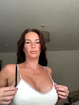 Elegant-Chlo37 from StripChat