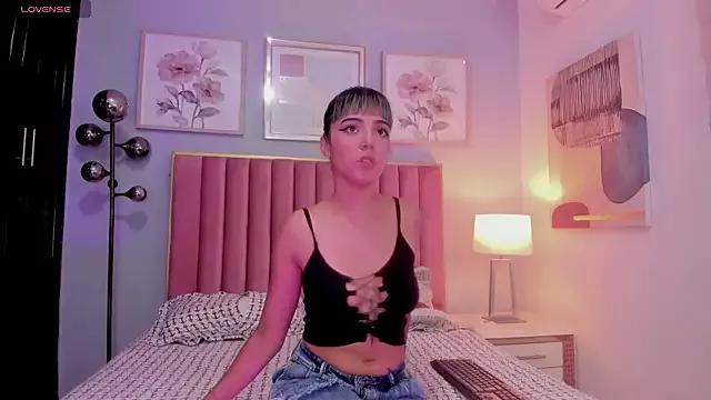 ELEKTRA_BLUE_ from StripChat