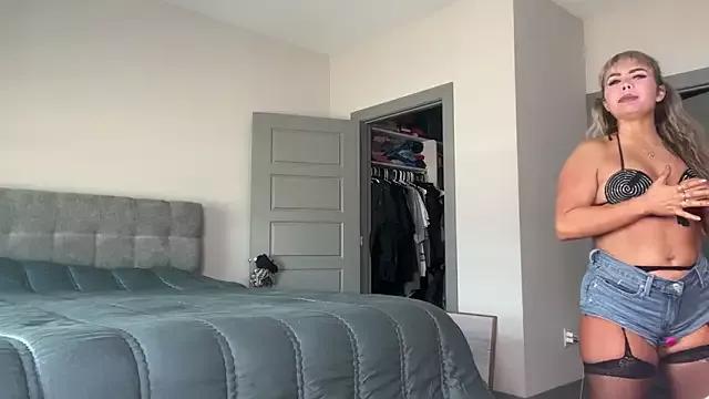 Try our streaming cams variety and talk on a personal level with our adorable girls streamers, showing off their bountiful shapes and dildos.