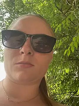 ElenaMaeer from StripChat