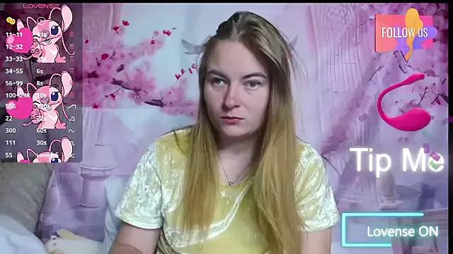 ElenaMaeer from StripChat