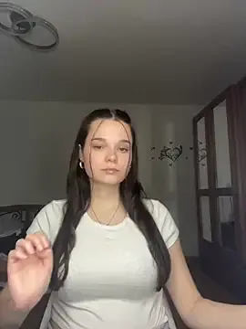 ElenaMariee on StripChat 