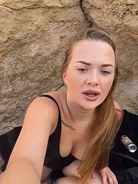 ElenaRebelle from StripChat