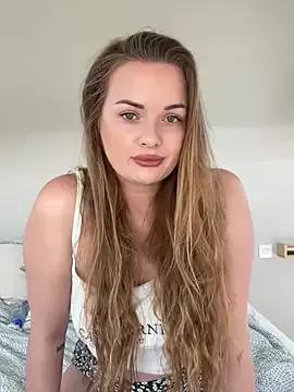 ElenaRebelle from StripChat