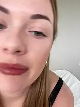 ElenaRebelle from StripChat