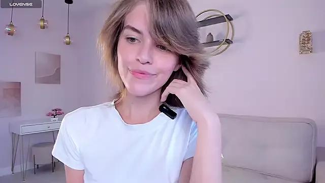 EleneButton from StripChat