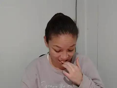 Eliane_cooper_21 from StripChat is Freechat