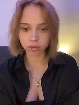 ElinaDeluxe from StripChat is Freechat